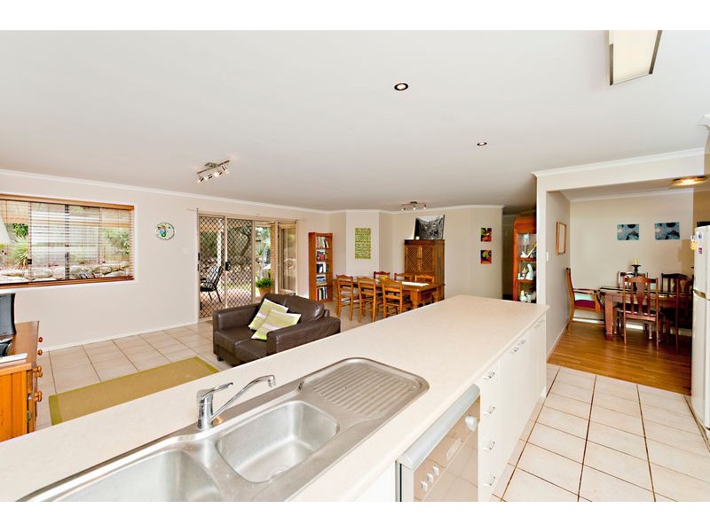 16 Gumview Street, Albany Creek QLD 4035