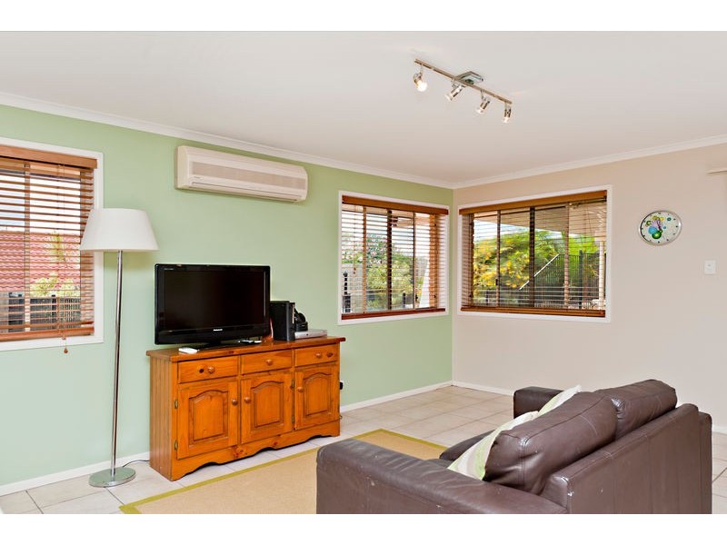 16 Gumview Street, Albany Creek QLD 4035