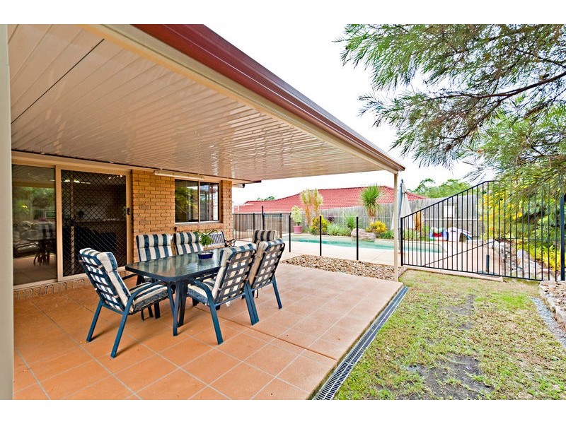 16 Gumview Street, Albany Creek QLD 4035