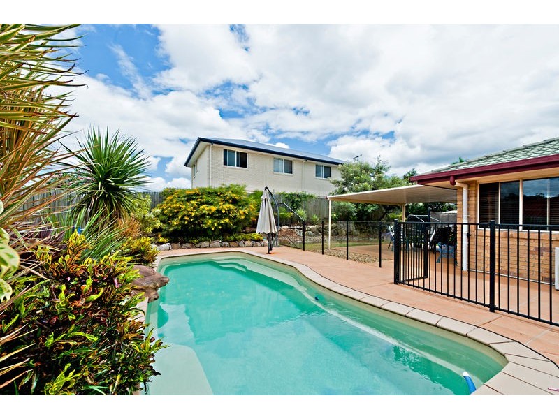 16 Gumview Street, Albany Creek QLD 4035