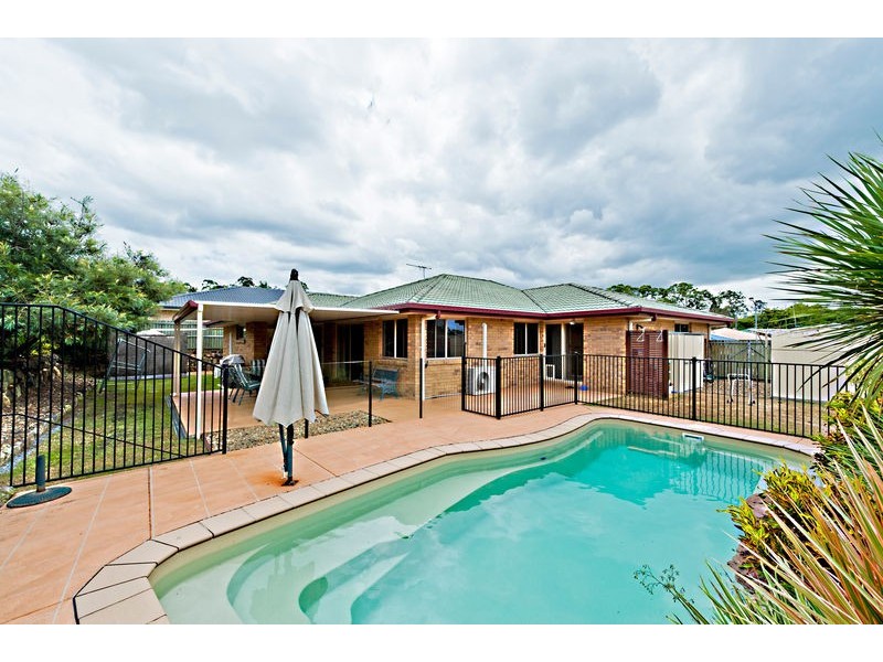 16 Gumview Street, Albany Creek QLD 4035