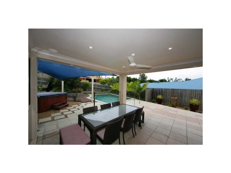6 Altissimo Court, Eatons Hill QLD 4037