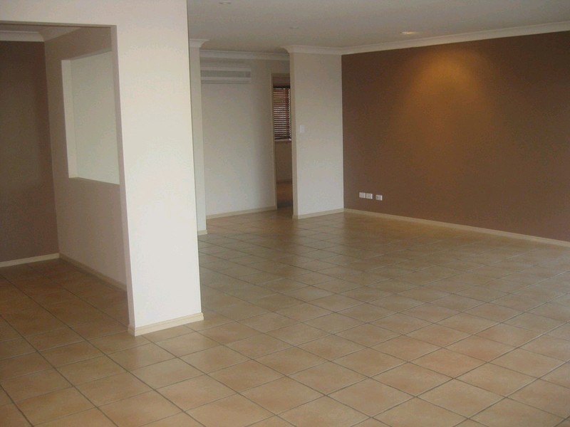 6 Altissimo Court, Eatons Hill QLD 4037