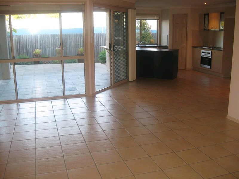 6 Altissimo Court, Eatons Hill QLD 4037