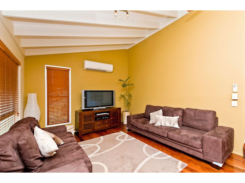 45 Folkstone Avenue, Albany Creek QLD 4035