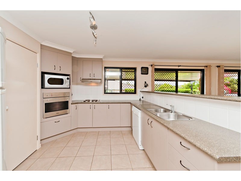 2 Morinda Court, Warner QLD 4500