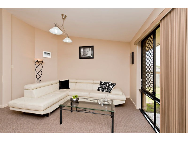 2 Morinda Court, Warner QLD 4500