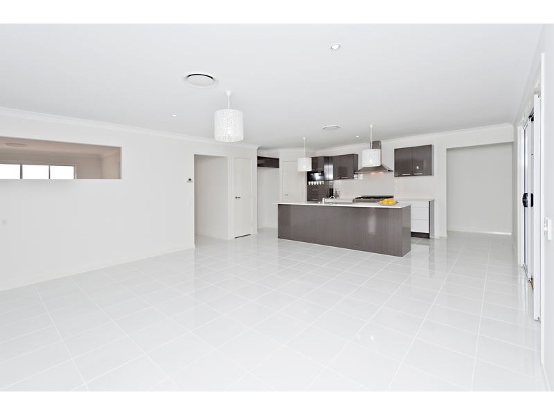 8 Perrins Close, Warner QLD 4500
