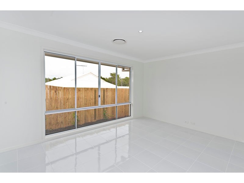 8 Perrins Close, Warner QLD 4500