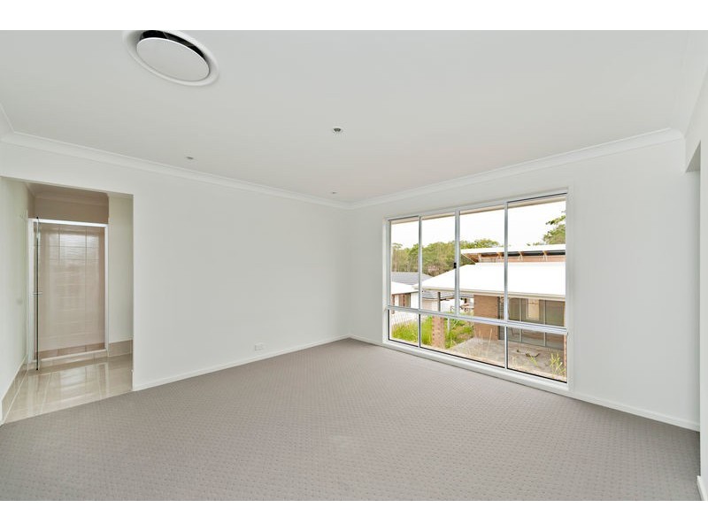 8 Perrins Close, Warner QLD 4500