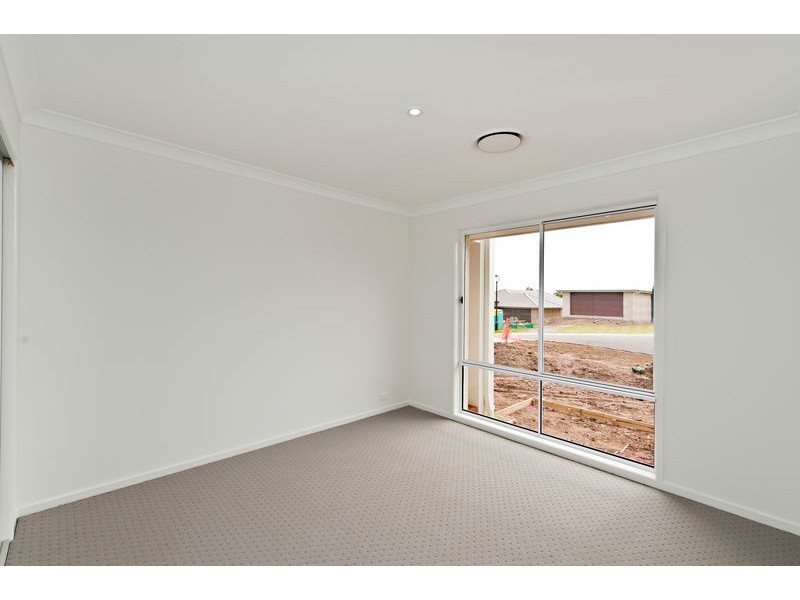 8 Perrins Close, Warner QLD 4500