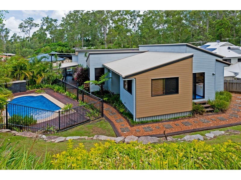 8 Foambark Court, Eatons Hill QLD 4037