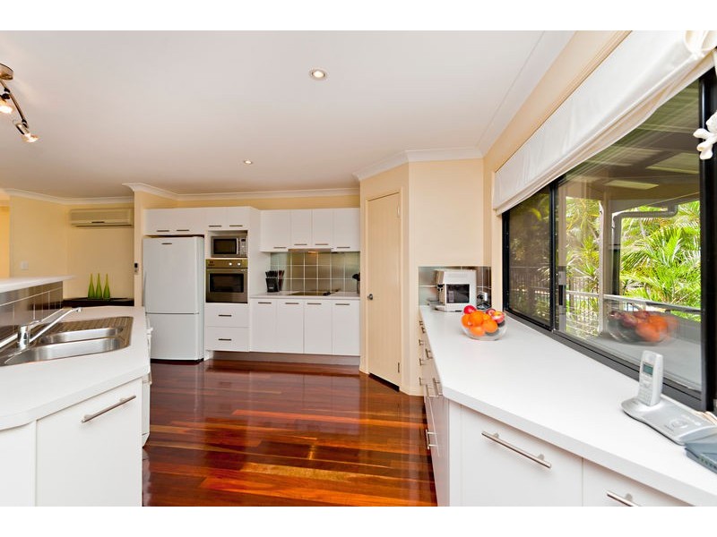 8 Foambark Court, Eatons Hill QLD 4037