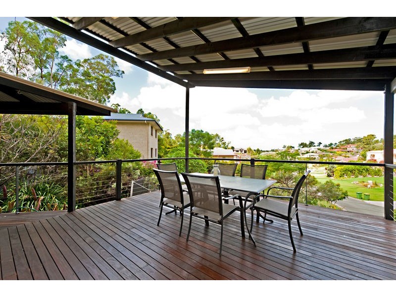 8 Foambark Court, Eatons Hill QLD 4037