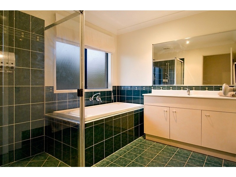 23 Montclare Court, Cashmere QLD 4500