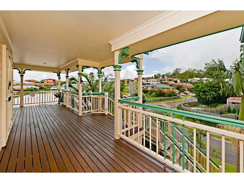 4 Rothschild Street, Eatons Hill QLD 4037