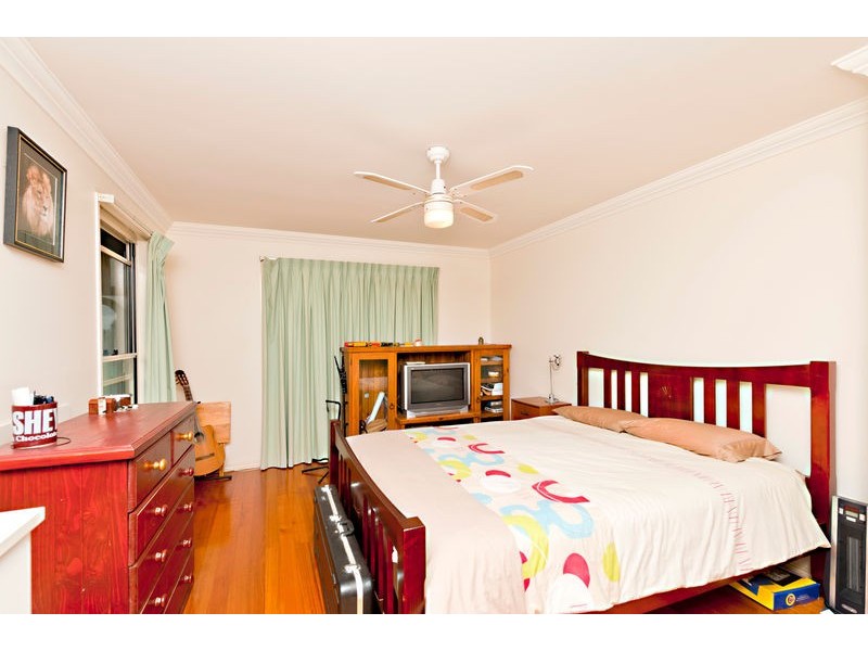 4 Rothschild Street, Eatons Hill QLD 4037