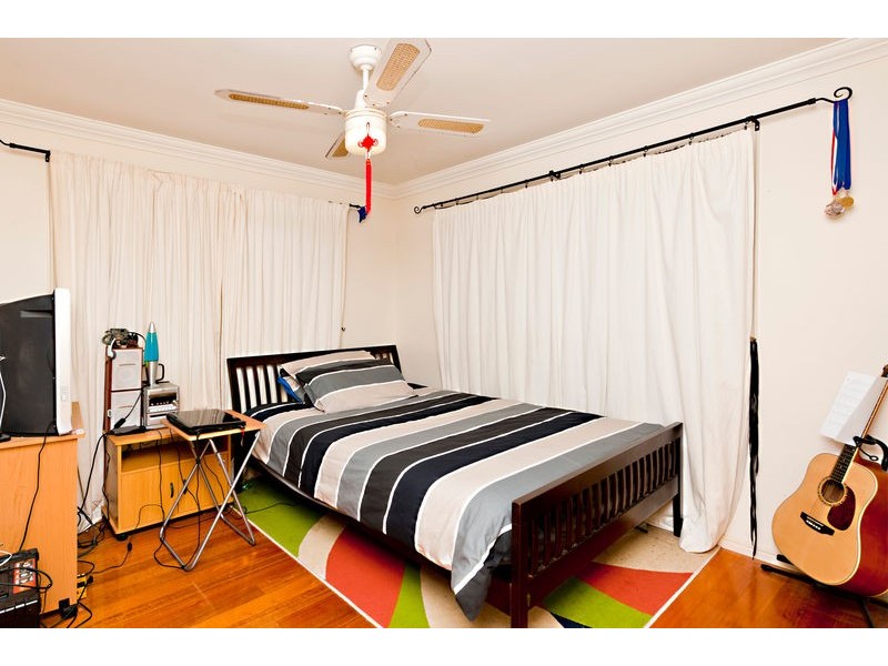 4 Rothschild Street, Eatons Hill QLD 4037