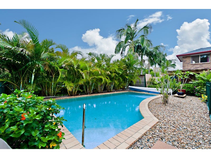 18 Saraband Drive, Eatons Hill QLD 4037