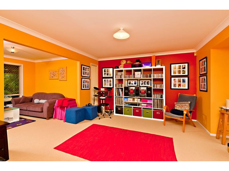 18 Saraband Drive, Eatons Hill QLD 4037