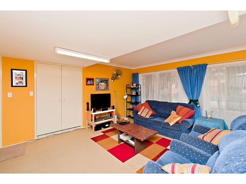 18 Saraband Drive, Eatons Hill QLD 4037