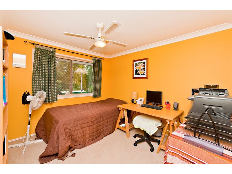 18 Saraband Drive, Eatons Hill QLD 4037