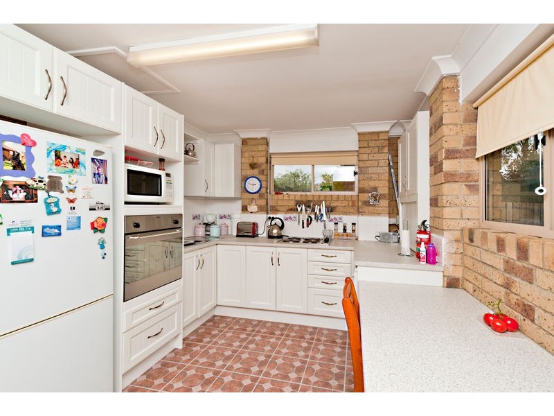 18 Saraband Drive, Eatons Hill QLD 4037