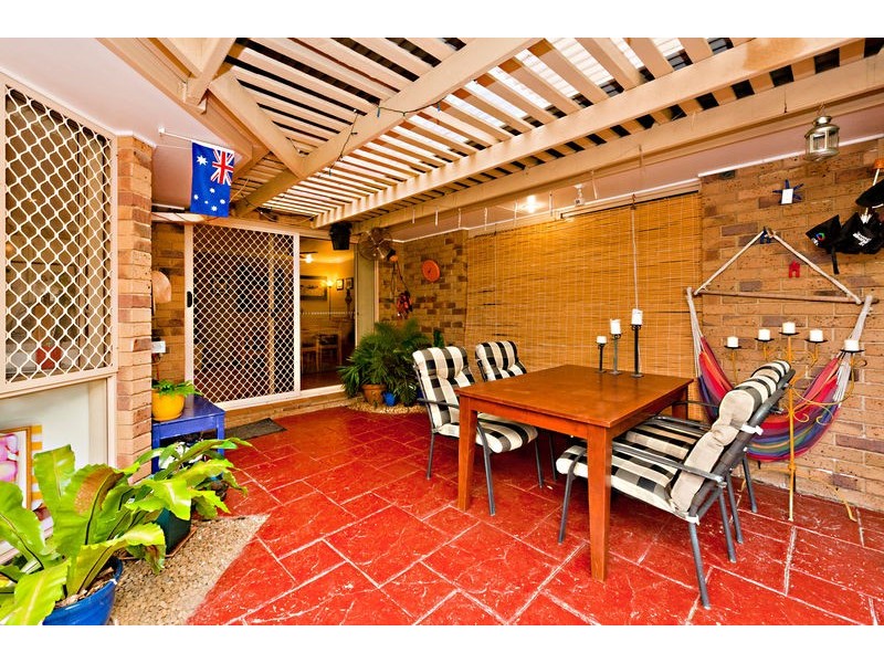 18 Saraband Drive, Eatons Hill QLD 4037