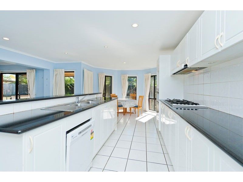 5 Applegum Court, Warner QLD 4500