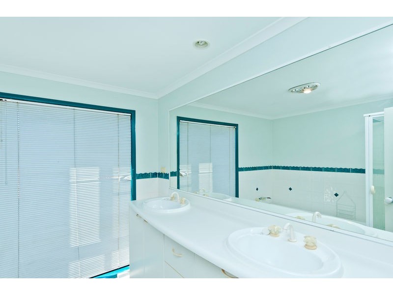 5 Applegum Court, Warner QLD 4500