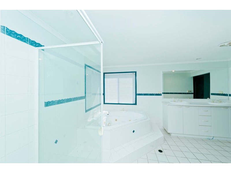 5 Applegum Court, Warner QLD 4500