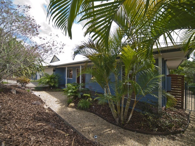 6 Laceflower Crescent, Eatons Hill QLD 4037