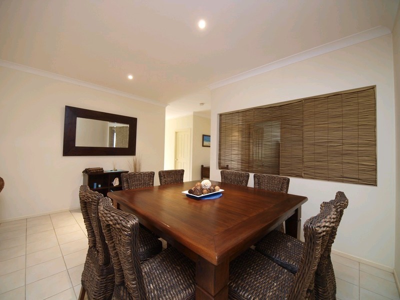 6 Laceflower Crescent, Eatons Hill QLD 4037
