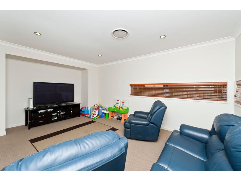 26 Ballyalla Crescent, Warner QLD 4500