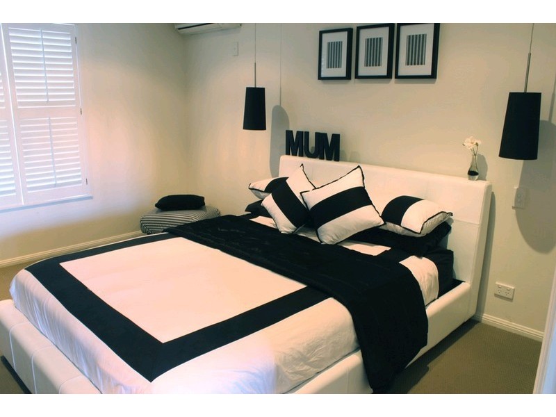 15 Windrush Close, Eatons Hill QLD 4037