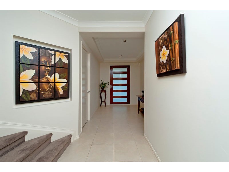 6 Confluence Court, Eatons Hill QLD 4037