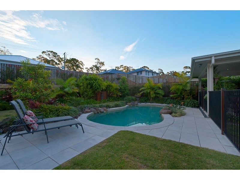 6 Confluence Court, Eatons Hill QLD 4037