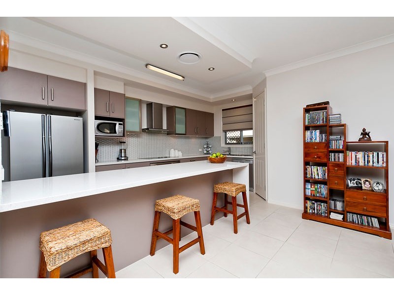 6 Confluence Court, Eatons Hill QLD 4037