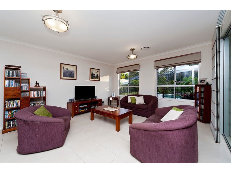 6 Confluence Court, Eatons Hill QLD 4037