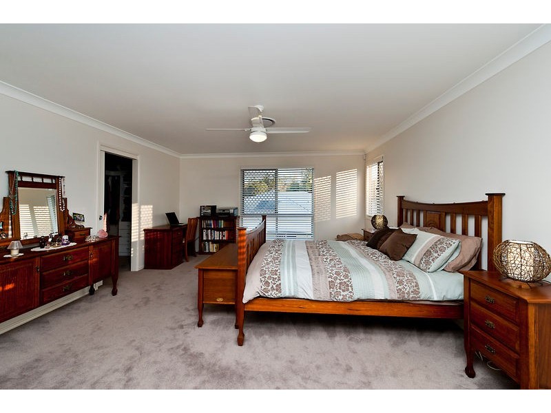 6 Confluence Court, Eatons Hill QLD 4037