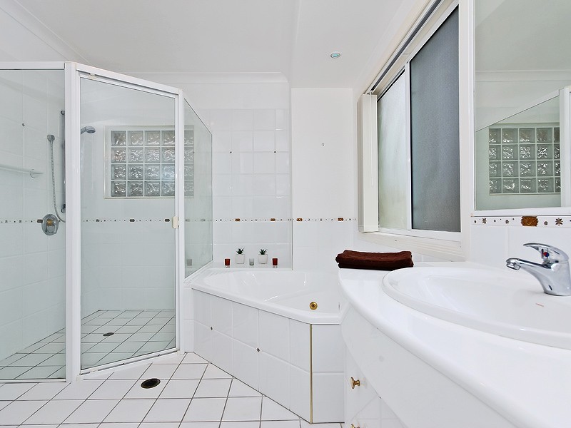 24 Listonia Drive, Albany Creek QLD 4035