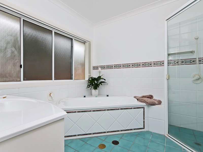 24 Listonia Drive, Albany Creek QLD 4035