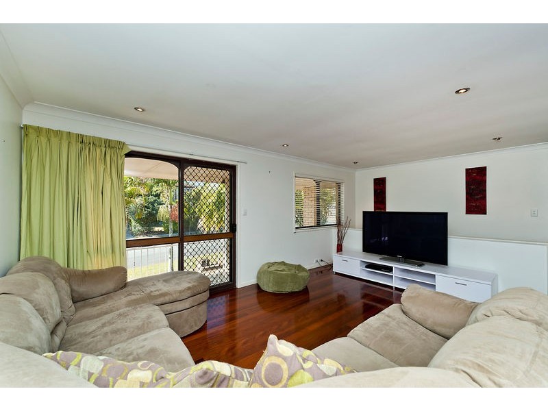 1 Avon Crescent, Albany Creek QLD 4035