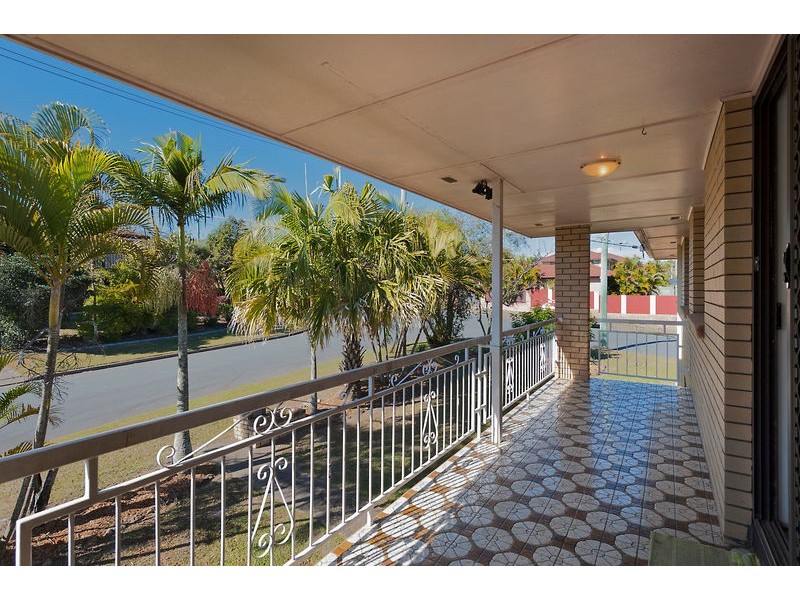 1 Avon Crescent, Albany Creek QLD 4035