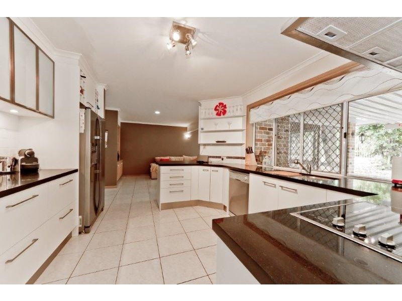 18 Turnberry Crescent, Albany Creek QLD 4035