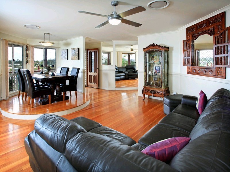 1 Kardinal Court, Eatons Hill QLD 4037