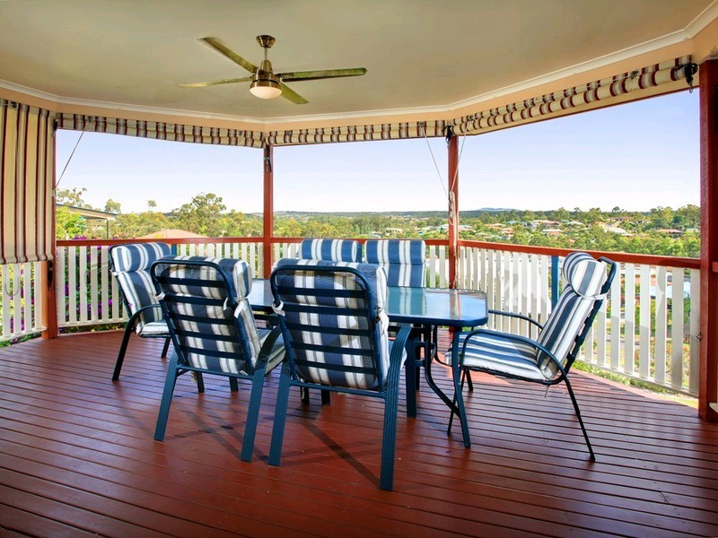 1 Kardinal Court, Eatons Hill QLD 4037