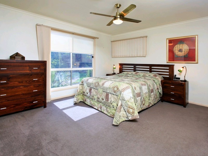 1 Kardinal Court, Eatons Hill QLD 4037