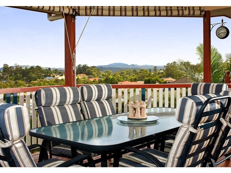 1 Kardinal Court, Eatons Hill QLD 4037