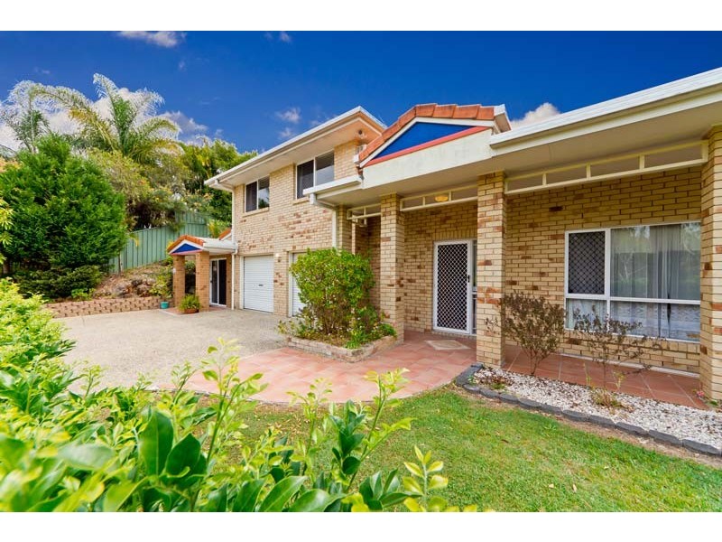 2 Silkyoak Way, Albany Creek QLD 4035